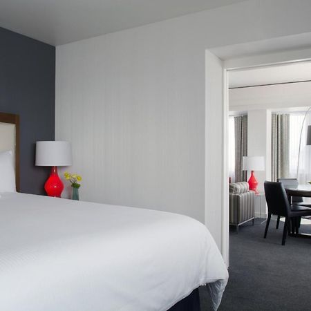 Hotel Murano Tacoma Bagian luar foto A suite at the Hotel Commonwealth