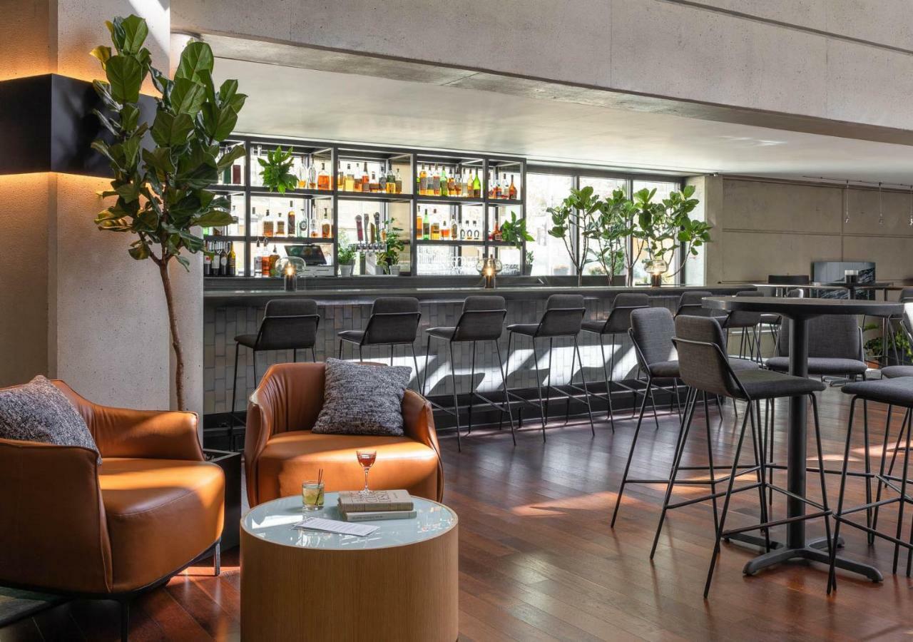 Hotel Murano Tacoma Bagian luar foto The bar at the 19th floor