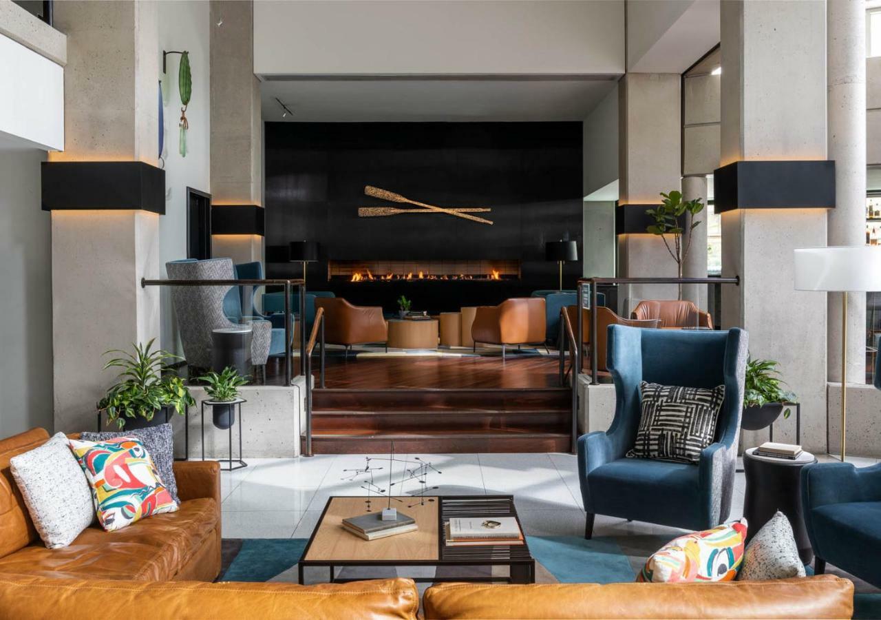 Hotel Murano Tacoma Bagian luar foto The lobby at the Hotel Commonwealth